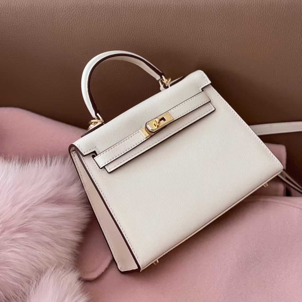 Kelly” Women's Handbag in Genuine Leather. White Medium size: length 25cm/width 10cm/height